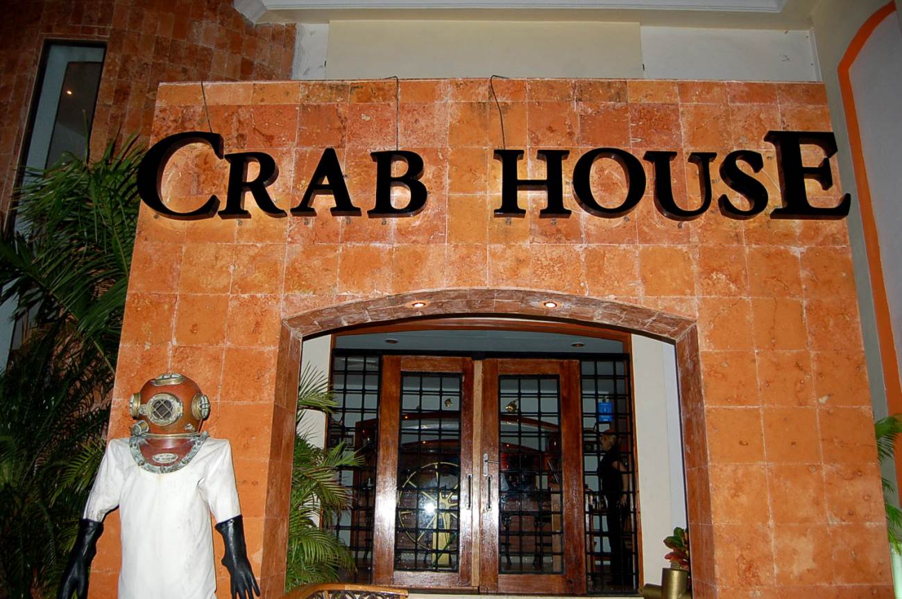 Crab House Cancun, Cancun Reviews, Photos, Maps, Live webcam